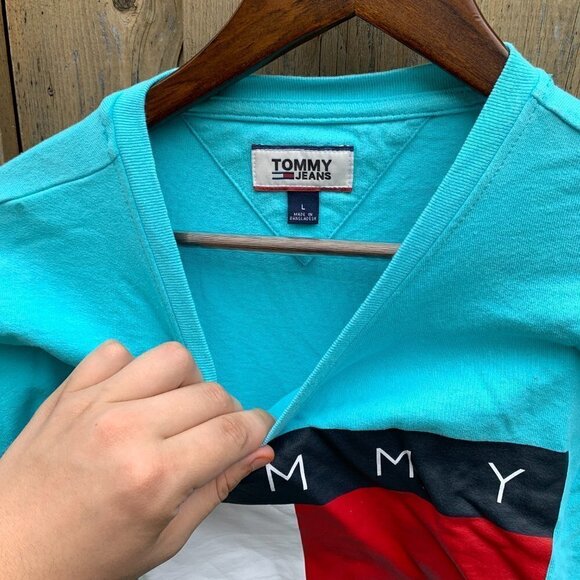 Tommy Hilfiger Big Logo T Shirt Large - Picture 2 of 2